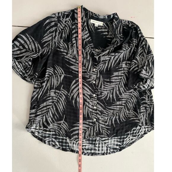 Jane and Delancey Black White Tropical Button down Shirt Flowy Casual Sz Medium - Picture 10 of 15